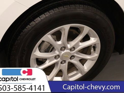 Used 2019 Chevrolet Equinox LT image 9