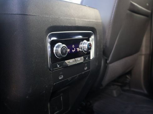 Used 2022 GMC Yukon SLT w/ SLT Premium Package image 22