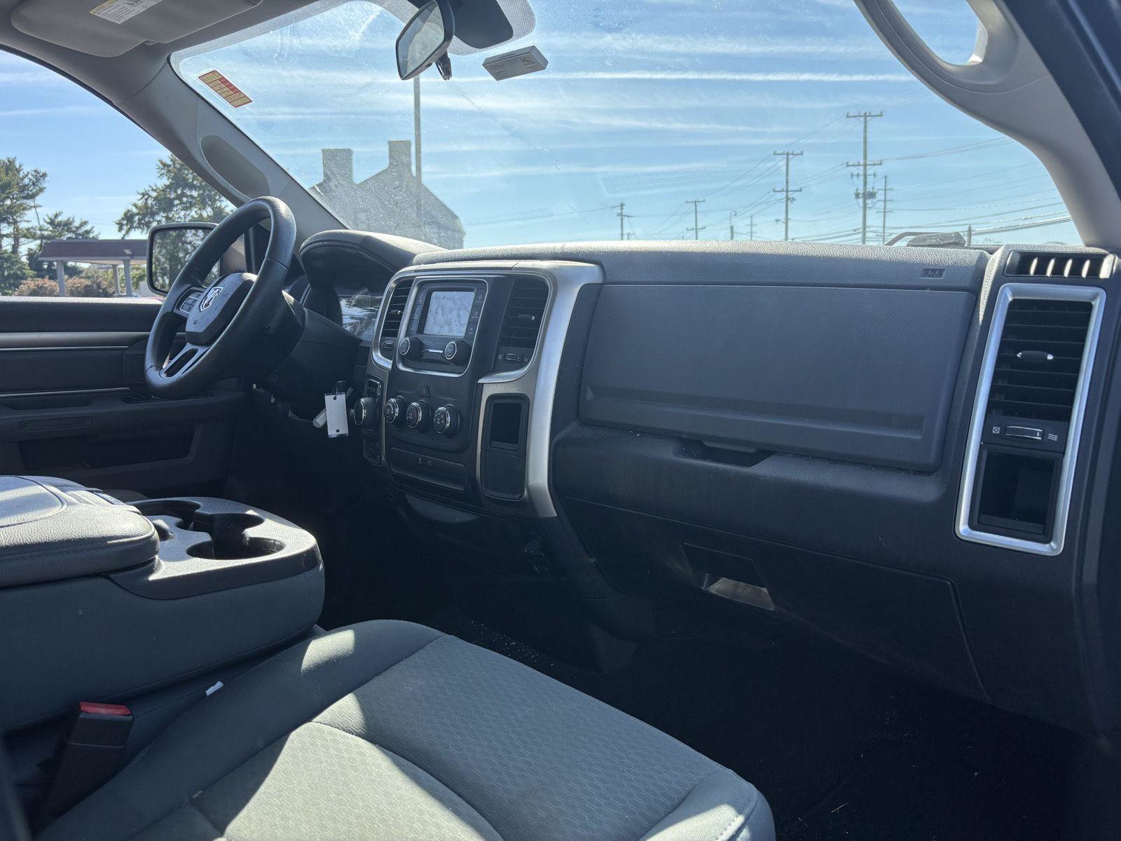 Used 2017 RAM 1500 Classic SLT AWD/4WD image 17