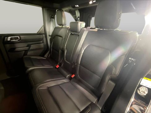 Used 2025 Ford Bronco Badlands AWD/4WD image 18