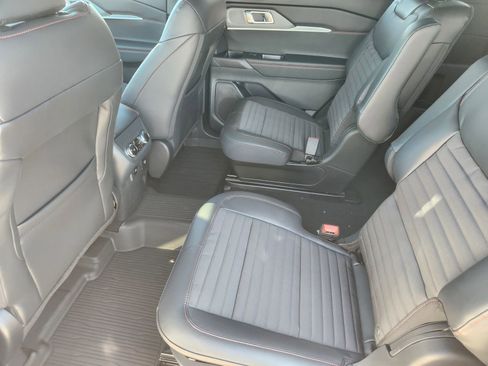 New 2026 Ford Explorer ST-Line w/ ST-Line Street Pack image 25