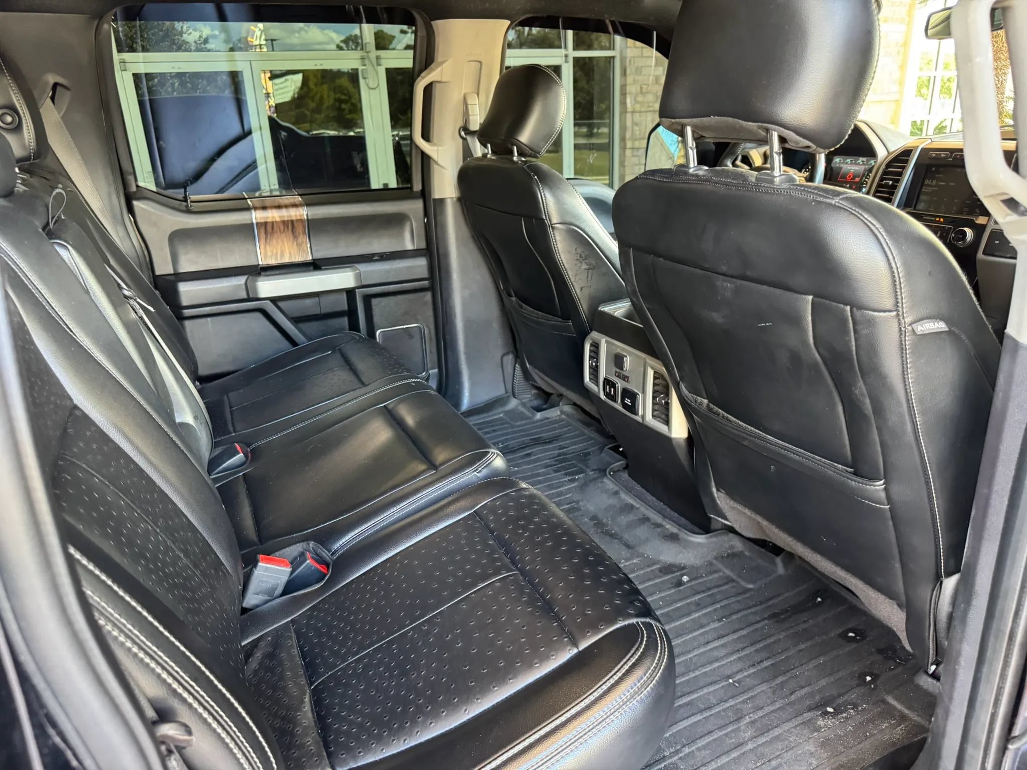 Used 2018 Ford F150 Lariat w/ Equipment Group 502A Luxury AWD/4WD image 28