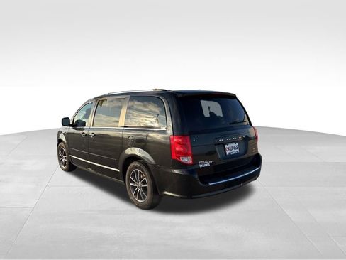 Used 2017 Dodge Grand Caravan SXT image 8