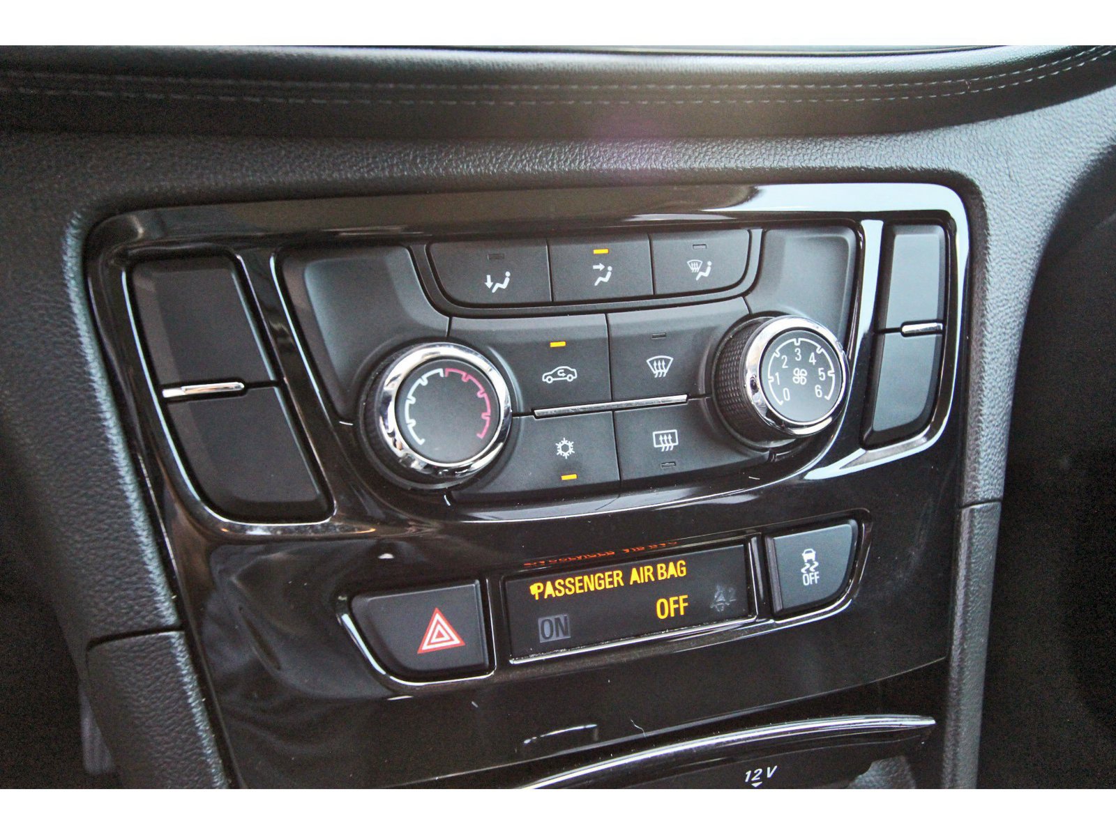 Used 2020 Buick Encore Preferred FWD image 28