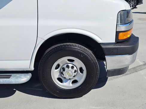Used 2025 Chevrolet Express 2500 w/ Driver Convenience Package RWD image 9