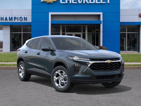 New 2026 Chevrolet Trax LS w/ LS Convenience Package FWD image 7