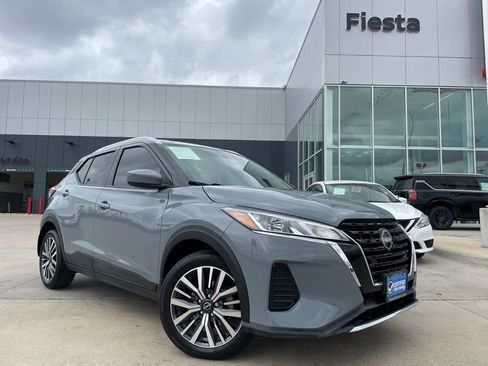 Certified 2024 Nissan Kicks SV FWD image 1