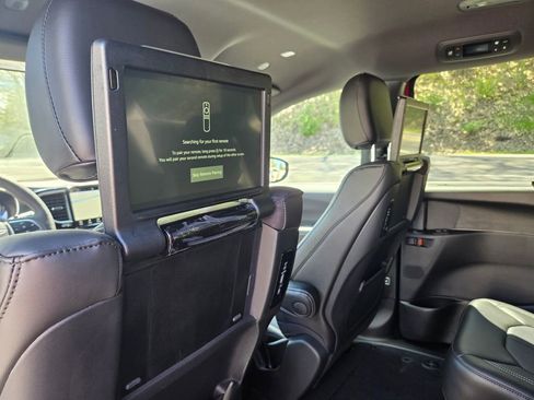 Used 2026 Chrysler Pacifica Select FWD image 23