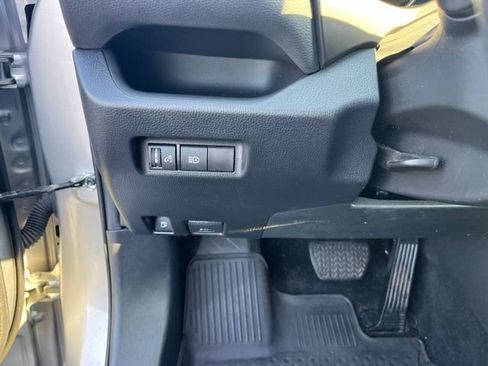 Used 2022 Toyota RAV4 LE AWD/4WD image 27