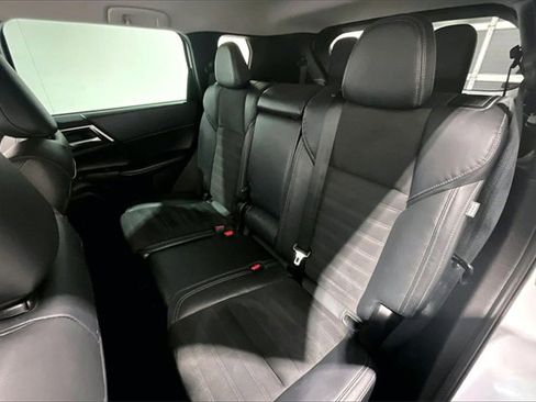 Used 2022 Mitsubishi Outlander SE image 23