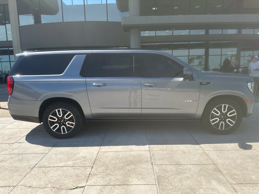 Used 2021 GMC Yukon XL AT4 w/ AT4 Premium Plus Package AWD/4WD image 6