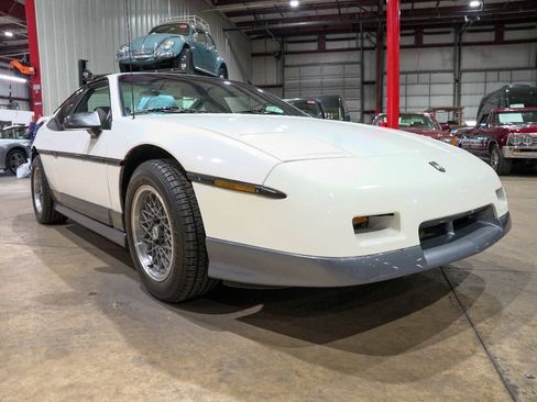 Used 1987 Pontiac Fiero GT RWD image 12