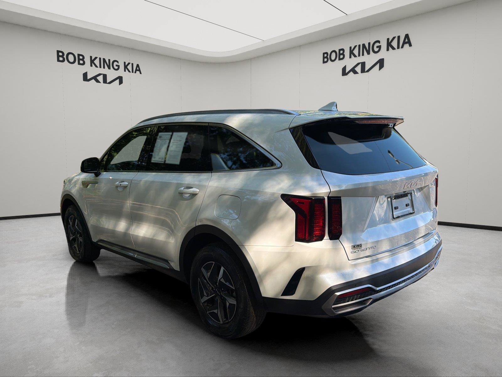 Used 2023 Kia Sorento EX FWD image 3