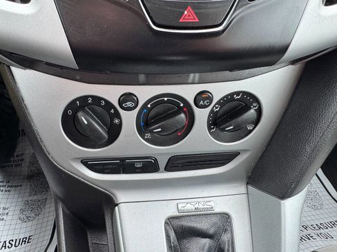 Used 2012 Ford Focus SE image 19