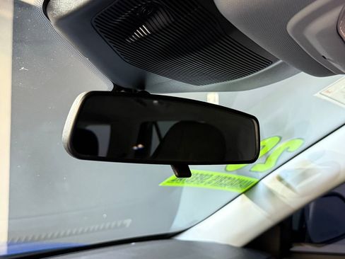 Used 2020 Ford Explorer XLT image 18