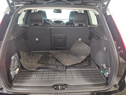 Used 2024 Volvo XC40 B5 Plus w/ Protection Package Premier image 12