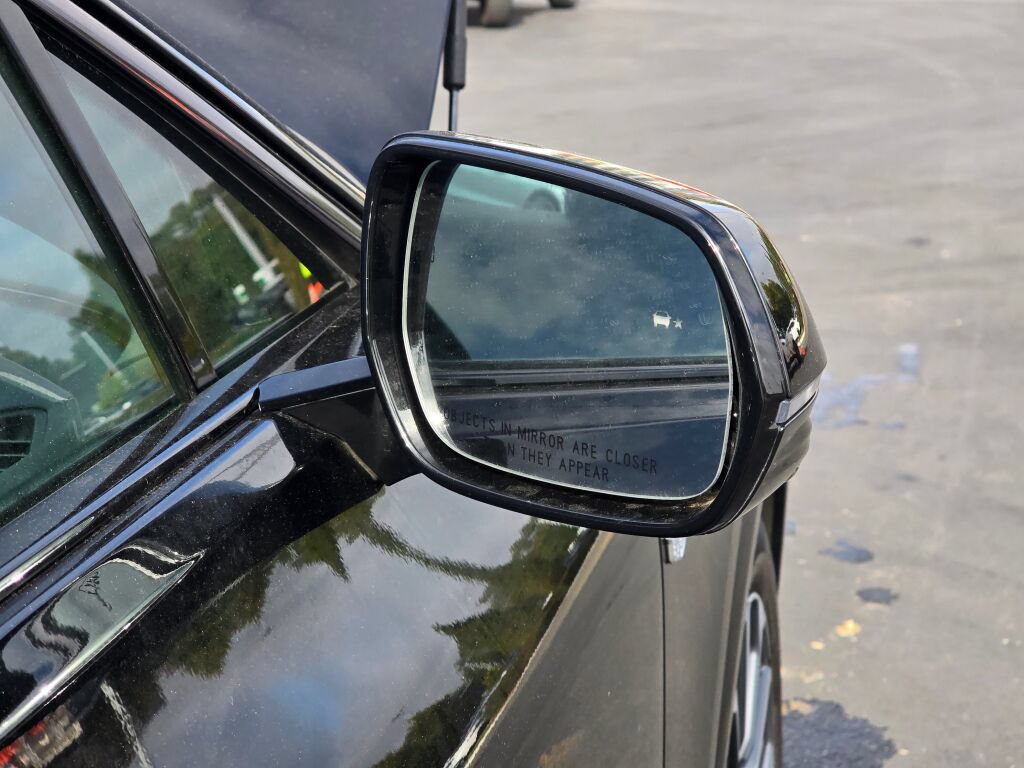 Used 2024 Cadillac Lyriq Sport AWD/4WD image 30