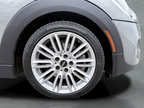 Used 2019 MINI Cooper S image 9