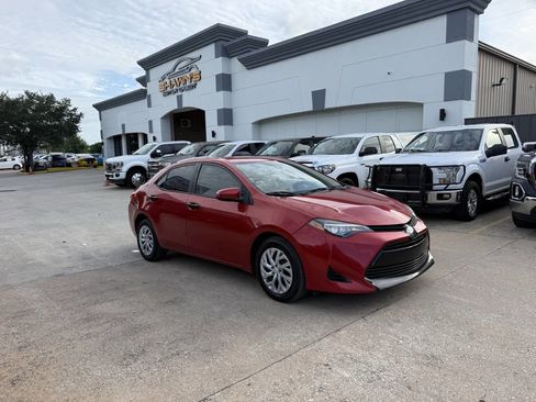Used 2017 Toyota Corolla XLE FWD image 41