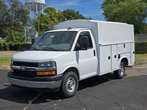 New 2025 Chevrolet Express 3500 1WT w/ Power Convenience Package image 16