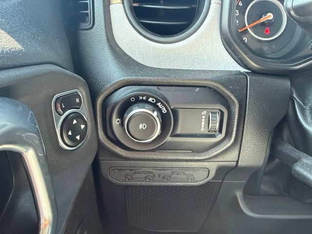 Used 2025 Jeep Wrangler Unlimited Sport AWD/4WD image 14