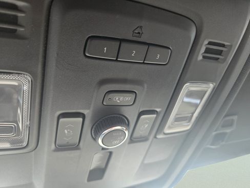 Used 2024 Chevrolet Tahoe Premier AWD/4WD image 22