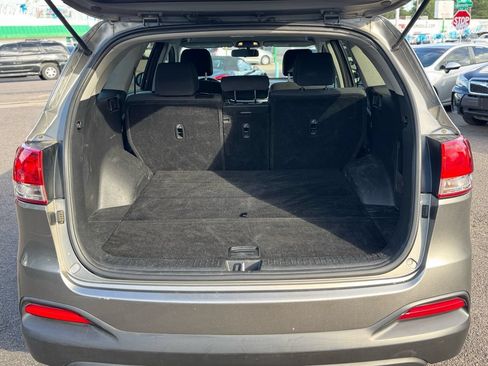 Used 2017 Kia Sorento AWD image 11