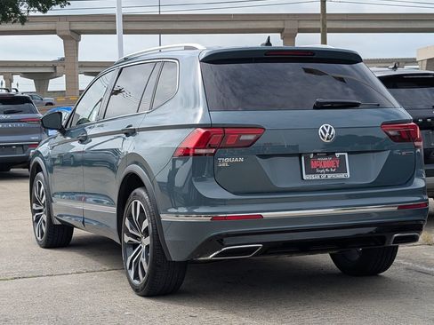 Used 2021 Volkswagen Tiguan SEL Premium R-Line w/ 3rd Row Seat Package AWD/4WD image 4