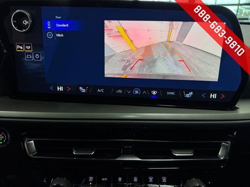 New 2026 Chevrolet Traverse LT image 16