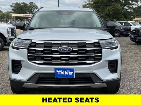 New 2026 Ford Explorer Active RWD image 3