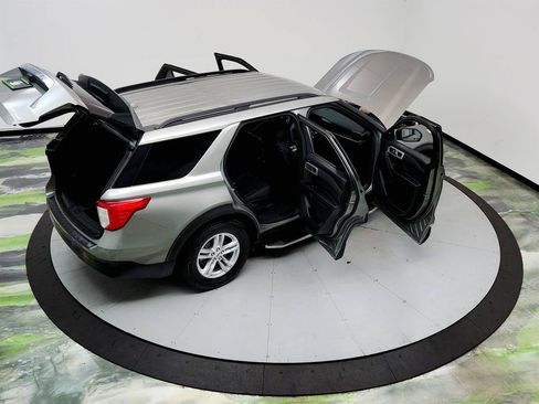Used 2020 Ford Explorer XLT RWD image 39