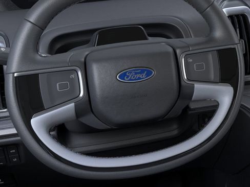 New 2025 Ford Expedition Platinum w/ Driver's Package image 12