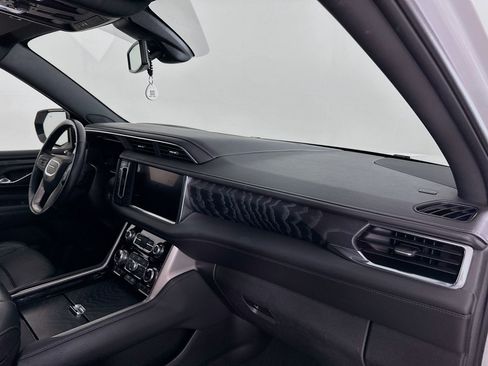 Used 2022 GMC Yukon Denali image 32