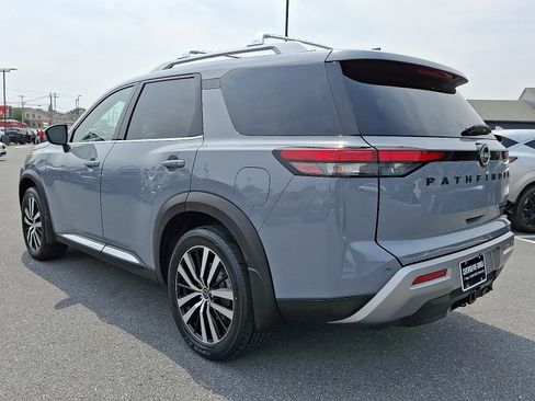 Certified 2023 Nissan Pathfinder Platinum w/ Black Appearance Package image 5