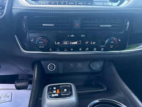 Used 2023 Nissan Rogue SL w/ SL Premium Package FWD image 30