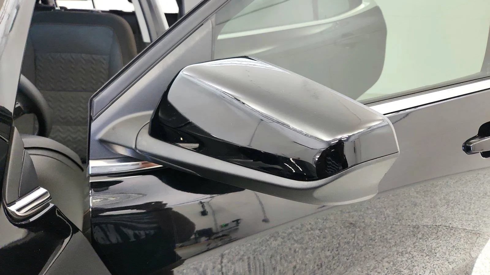Used 2024 Chevrolet Equinox LT FWD image 44