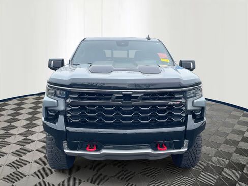 Used 2024 Chevrolet Silverado 1500 ZR2 w/ Technology Package image 2