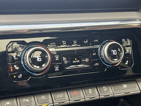 Certified 2024 GMC Sierra 1500 Denali Ultimate image 24