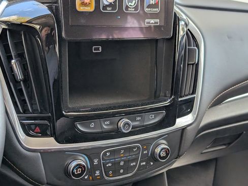 Used 2019 Chevrolet Traverse LT image 32