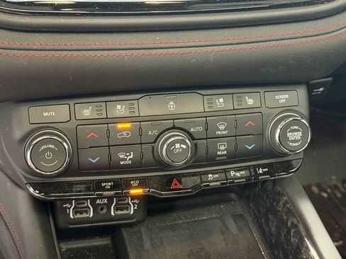 Used 2024 Dodge Durango R/T AWD/4WD image 40