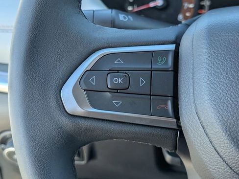 Used 2025 Jeep Compass Limited image 23