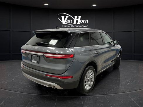 Used 2024 Lincoln Corsair AWD image 3