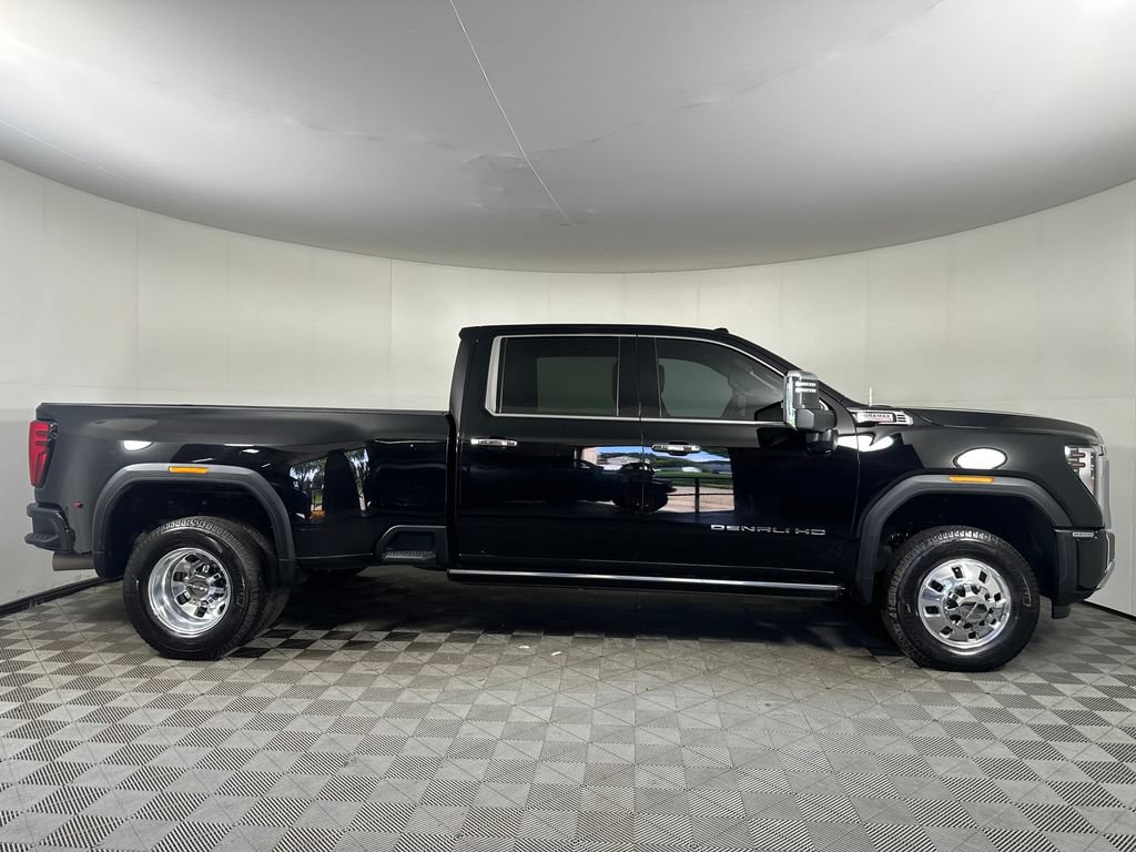Used 2026 GMC Sierra 3500 Denali w/ Denali Reserve Package AWD/4WD image 6