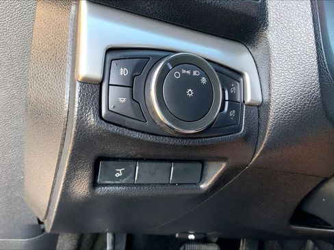 Used 2017 Ford Explorer XLT w/ Equipment Group 202A FWD image 33