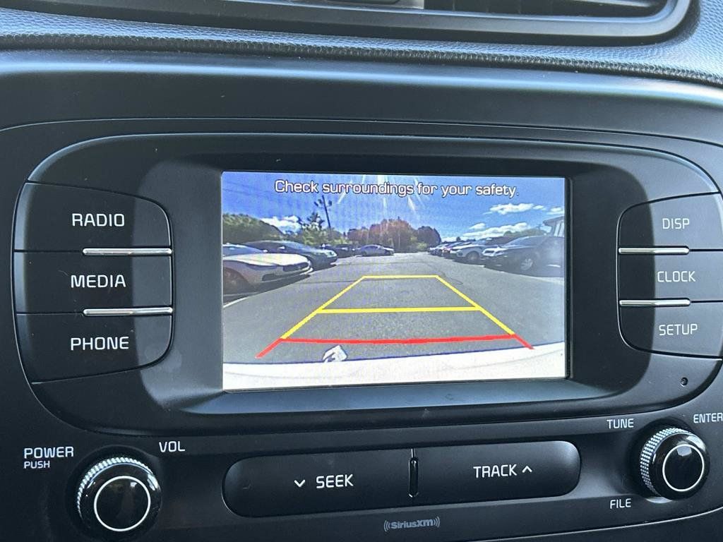 Used 2017 Kia Soul + FWD image 28