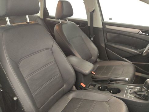Used 2014 Volkswagen Passat 1.8T S FWD image 21
