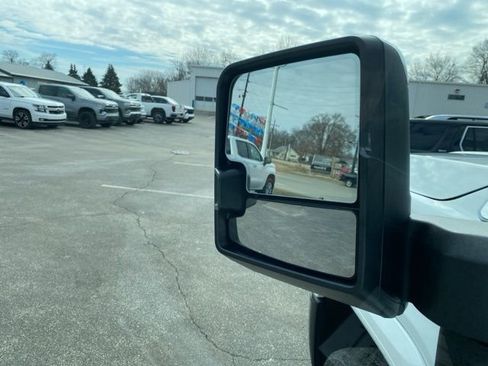 Used 2024 GMC Sierra 2500 SLT w/ SLT Premium Package image 16