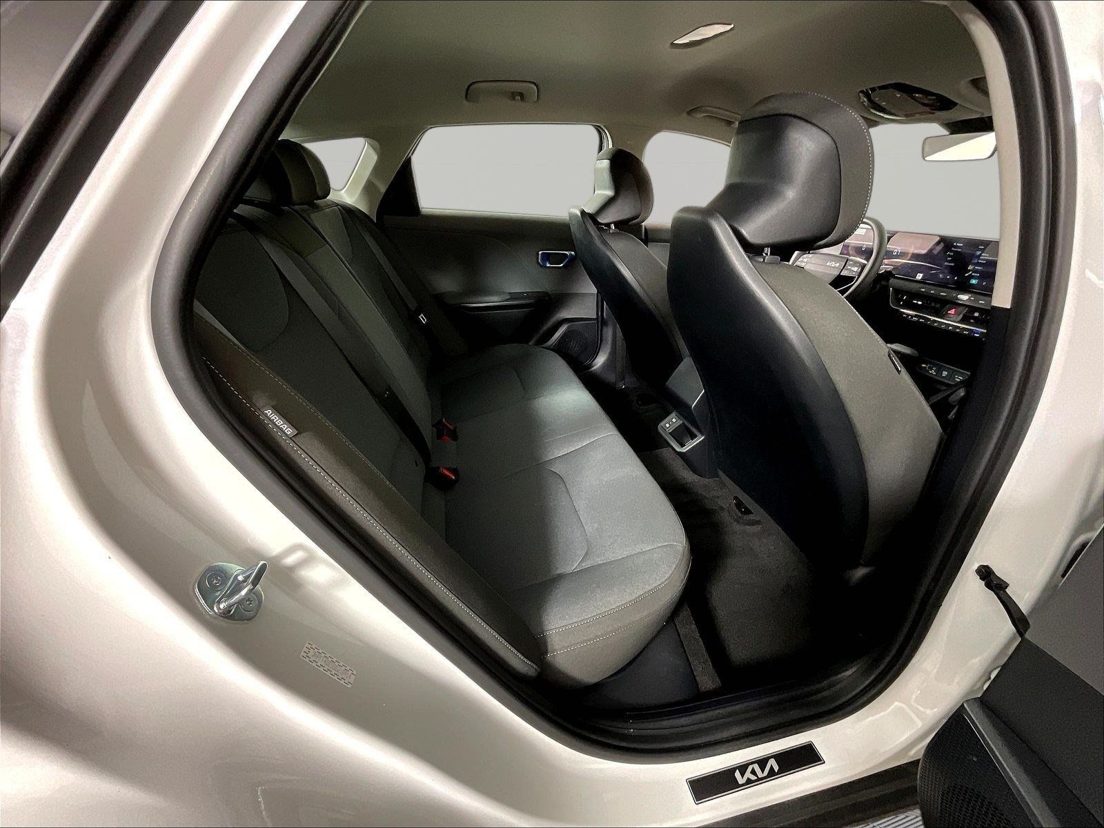 Certified 2025 Kia K4 FWD image 25