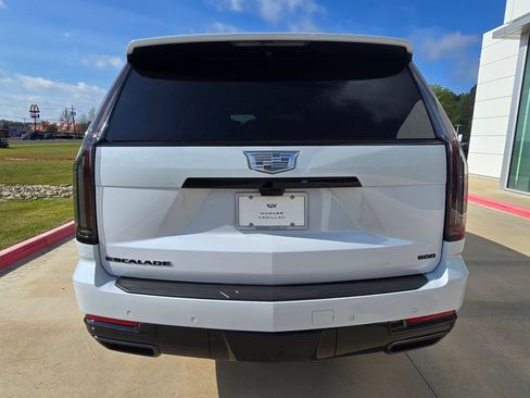 New 2026 Cadillac Escalade ESV Platinum Sport w/ LPO, ONYX Package image 4