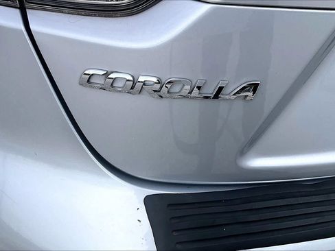 Used 2022 Toyota Corolla LE image 29